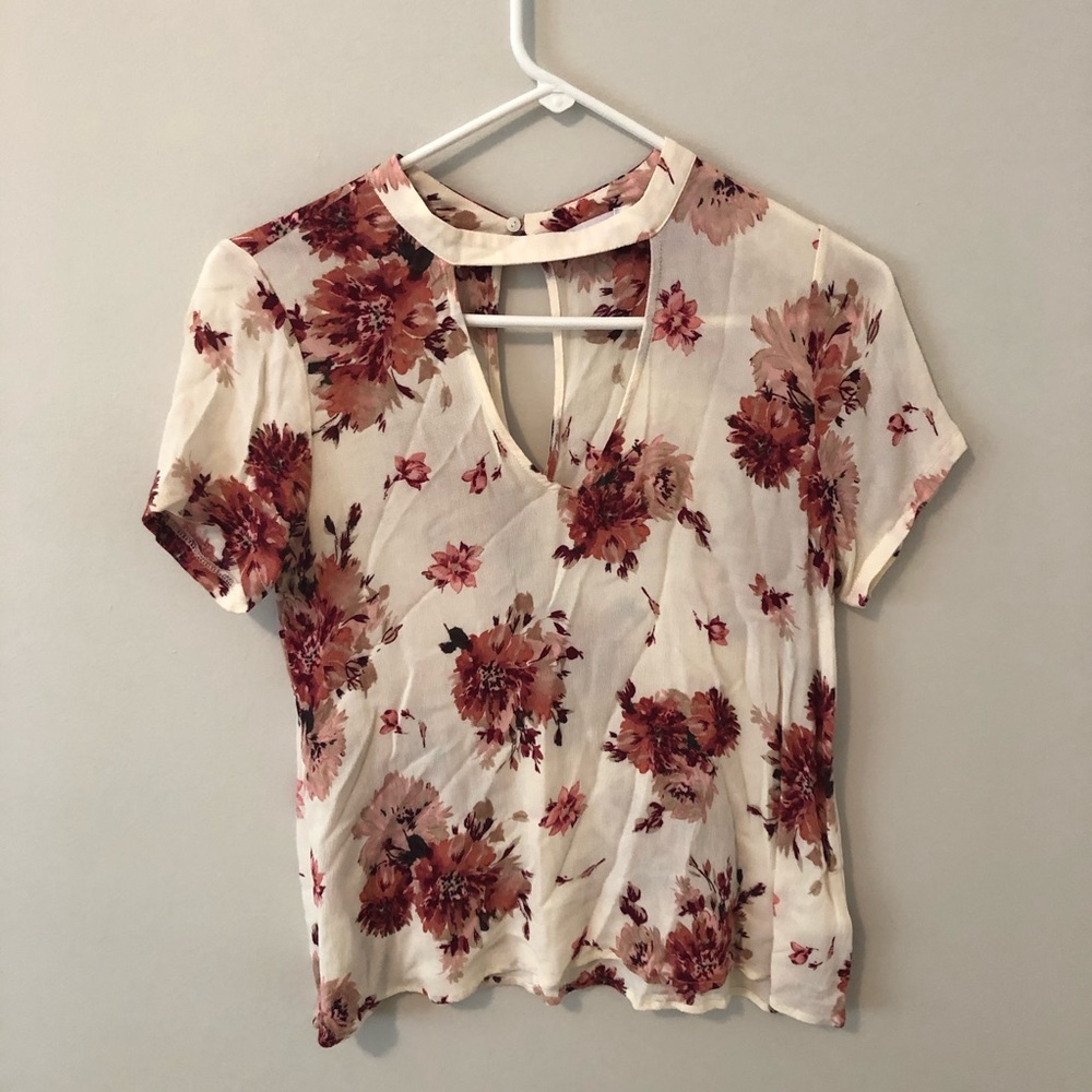 Lush Floral Keyhole Top